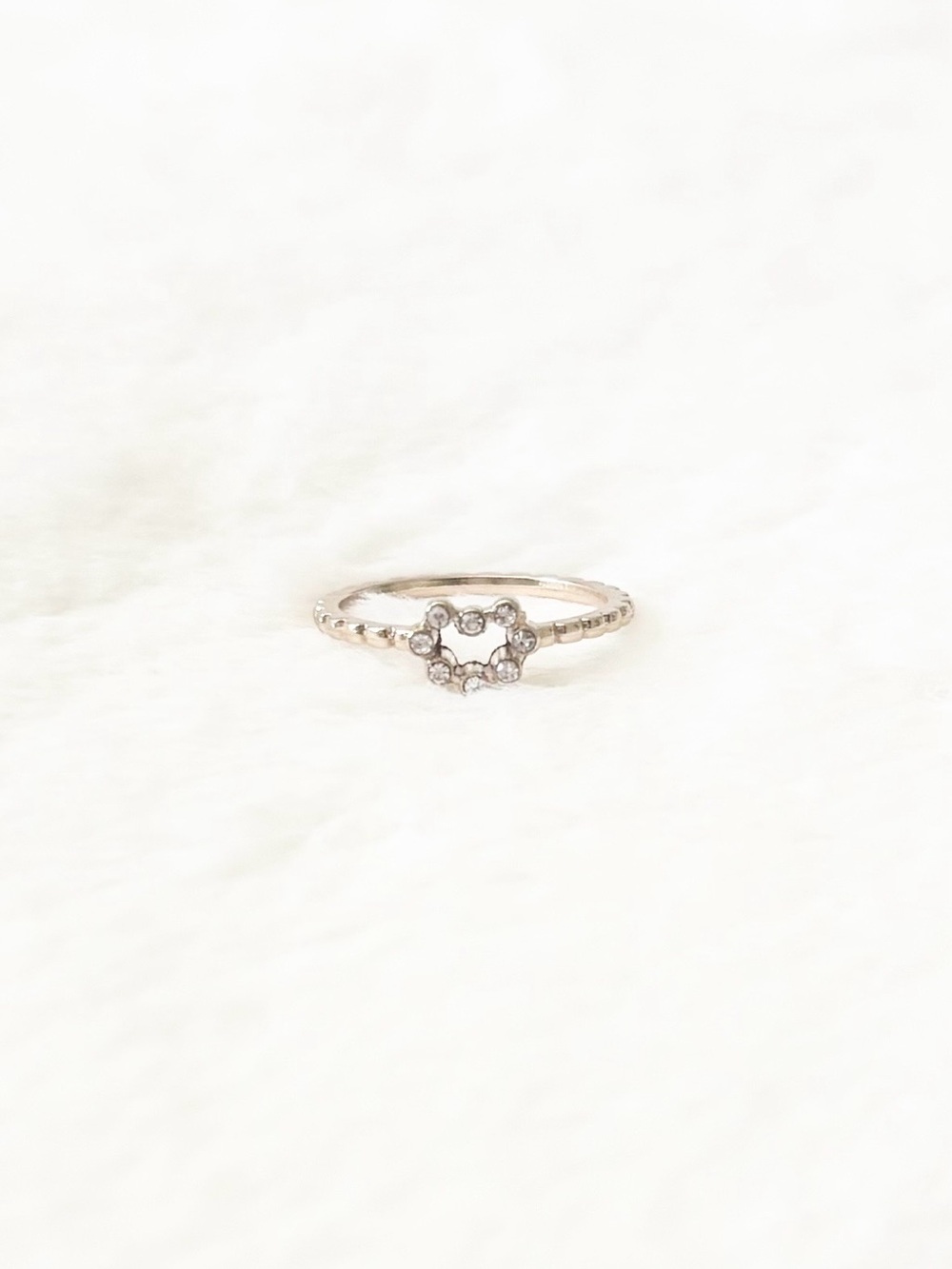 5/$15 🩷 MUST BUNDLE Delicate Gold Heart Ring with Crystal Accents